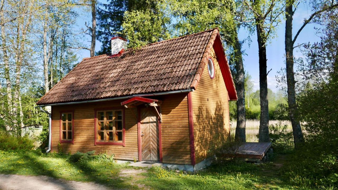 Allika-Loeoevi Sauna Cabin Hotel Suure-Jaani Exterior photo